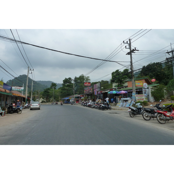 Picture Thailand Ko Chang Island road 2011-02 6 - Recreation Island road