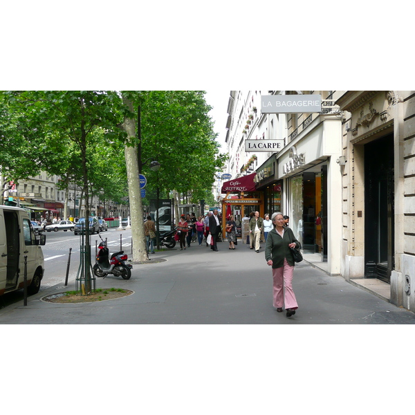 Picture France Paris 8th Arrondissement Rue Tronchet 2007-05 16 - Center Rue Tronchet