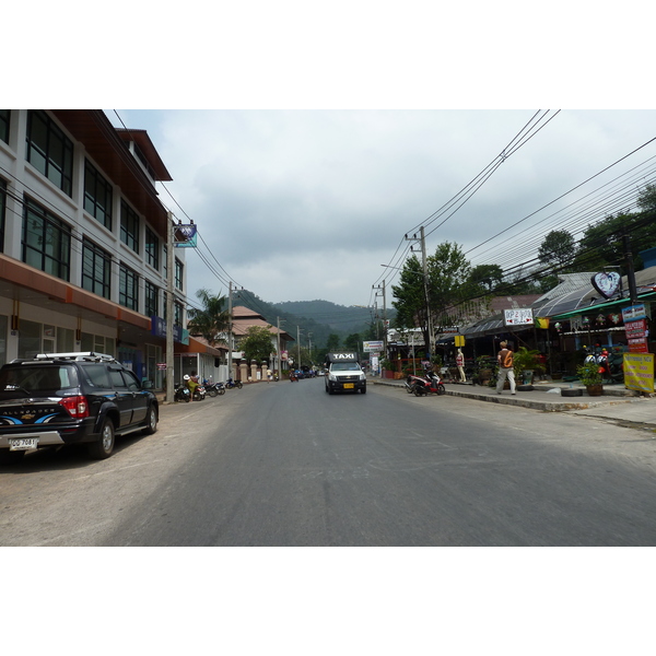 Picture Thailand Ko Chang Island road 2011-02 20 - History Island road