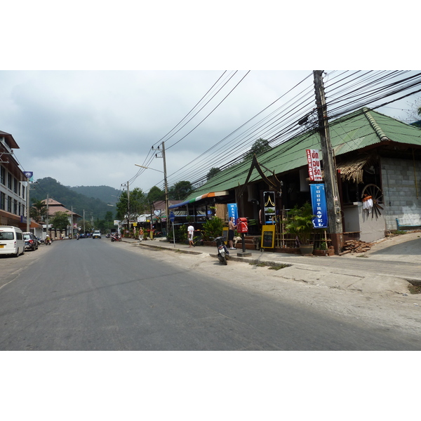 Picture Thailand Ko Chang Island road 2011-02 13 - History Island road