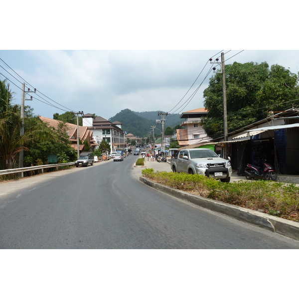 Picture Thailand Ko Chang Island road 2011-02 12 - History Island road