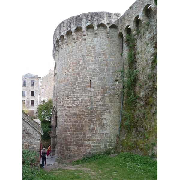 Picture France Dinan Dinan city walls 2010-04 4 - Journey Dinan city walls