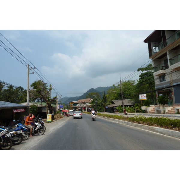 Picture Thailand Ko Chang Island road 2011-02 79 - Journey Island road