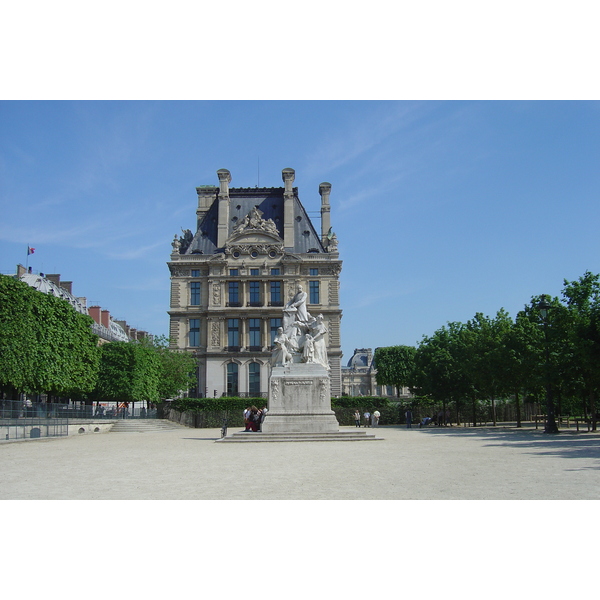 Picture France Paris Garden of Tuileries 2007-05 386 - Journey Garden of Tuileries