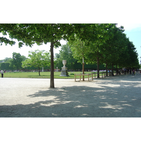 Picture France Paris Garden of Tuileries 2007-05 2 - Around Garden of Tuileries