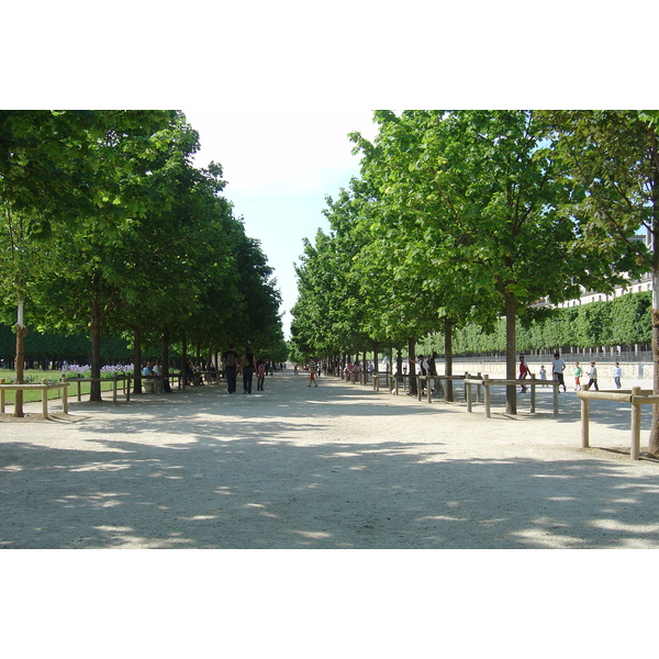 Picture France Paris Garden of Tuileries 2007-05 51 - History Garden of Tuileries