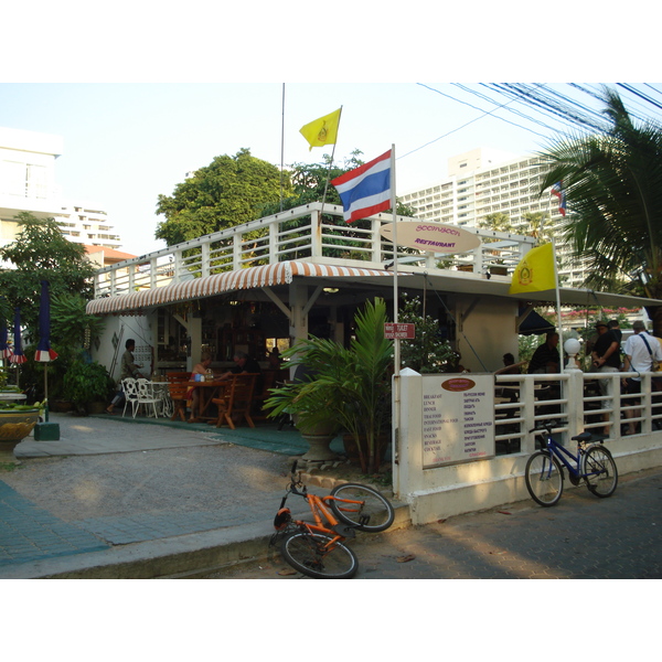 Picture Thailand Pattaya Dongtan beach 2008-01 44 - Tour Dongtan beach