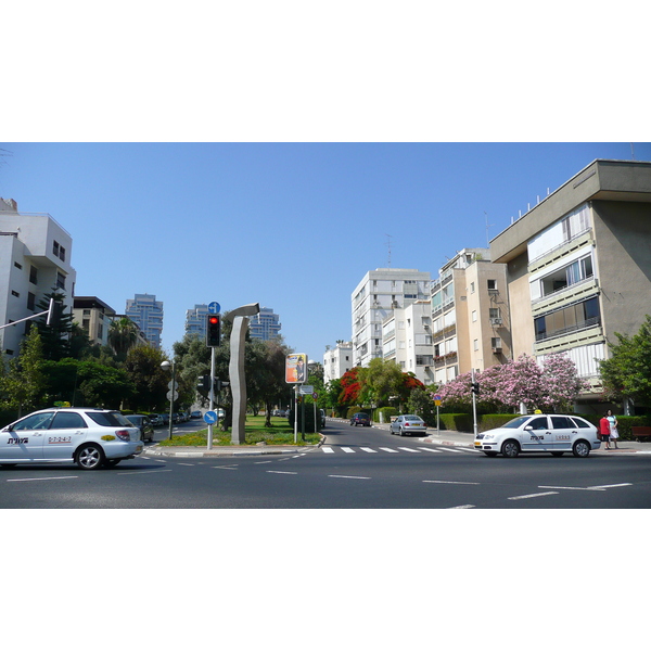 Picture Israel Tel Aviv Jabotinsky Street 2007-06 7 - History Jabotinsky Street