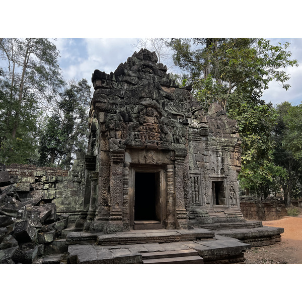 Picture Cambodia Siem Reap Ta Prohm 2023-01 30 - Tours Ta Prohm