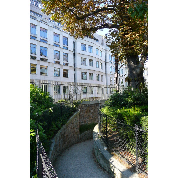 Picture France Paris Avenue de Friedland 2007-09 109 - History Avenue de Friedland