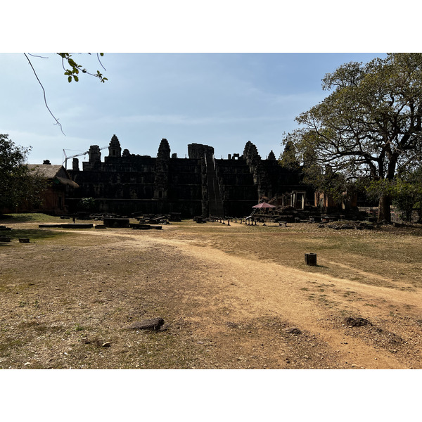 Picture Cambodia Siem Reap Phonom Bakheng 2023-01 15 - Center Phonom Bakheng