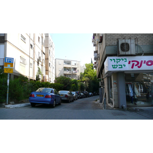 Picture Israel Tel Aviv Jabotinsky Street 2007-06 4 - Recreation Jabotinsky Street