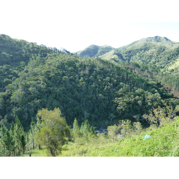 Picture New Caledonia Canala to La Foa road 2010-05 8 - Recreation Canala to La Foa road