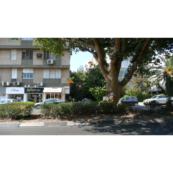 Picture Israel Tel Aviv Jabotinsky Street 2007-06 14 - Center Jabotinsky Street