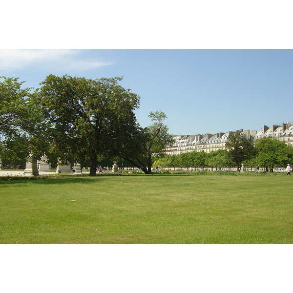 Picture France Paris Garden of Tuileries 2007-05 78 - Around Garden of Tuileries