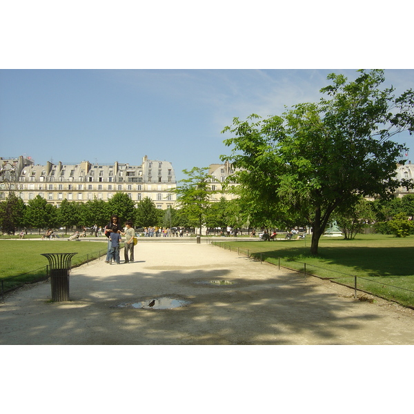 Picture France Paris Garden of Tuileries 2007-05 131 - Discovery Garden of Tuileries