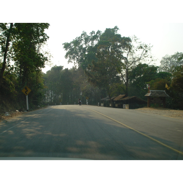 Picture Thailand Chiang Mai to Pai road 2007-02 17 - History Chiang Mai to Pai road