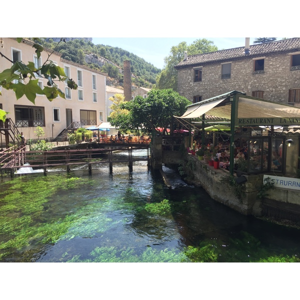 Picture France Fontaine-de-Vaucluse 2017-08 28 - Tour Fontaine-de-Vaucluse