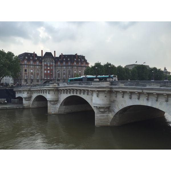 Picture France Paris Seine river 2016-06 34 - Tour Seine river