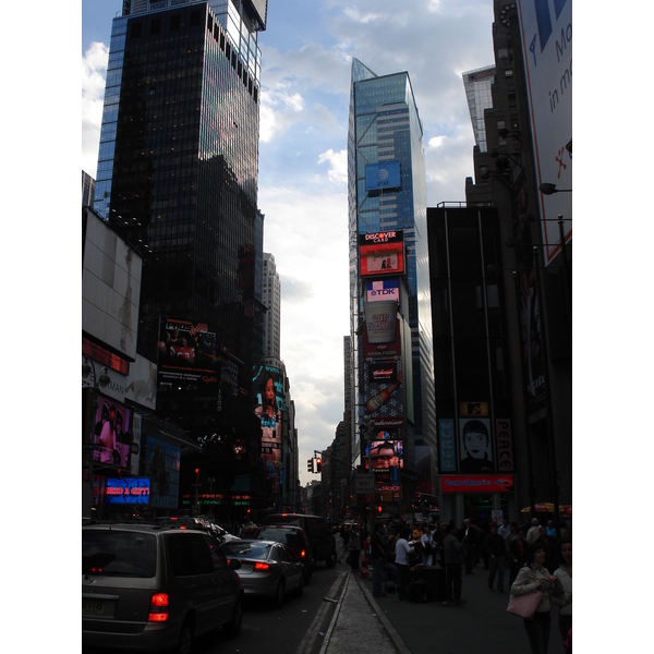 Picture United States New York Time Square 2006-03 25 - Center Time Square