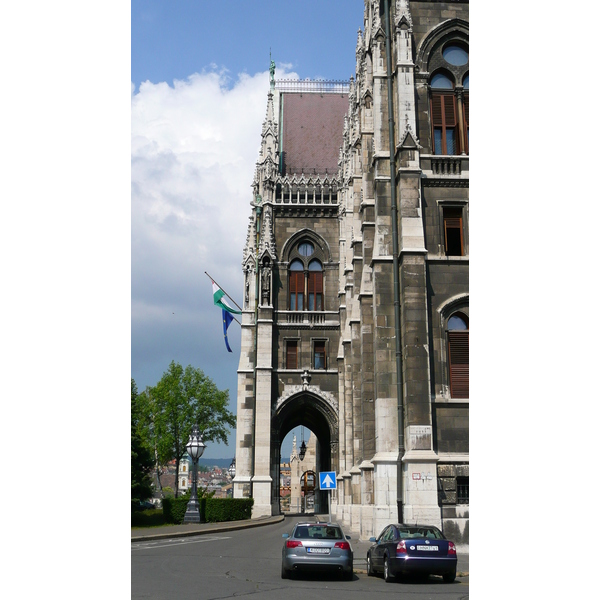 Picture Hungary Budapest Budapest Parliament 2007-06 9 - Around Budapest Parliament