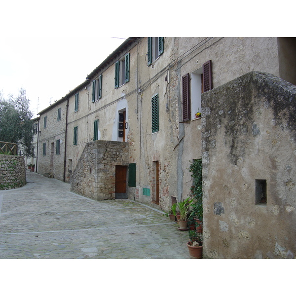 Picture Italy Monteriggioni 2004-03 11 - Tours Monteriggioni