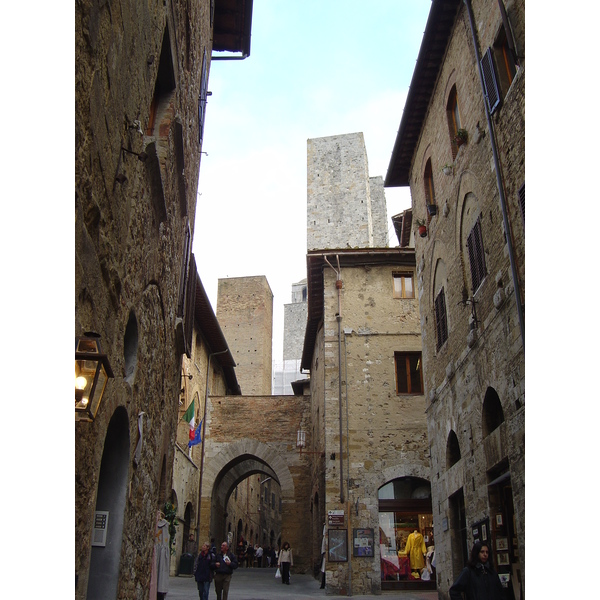 Picture Italy San Gimignano 2004-03 13 - Recreation San Gimignano