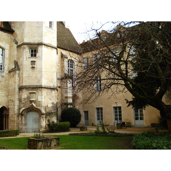 Picture France Beaune 2007-01 35 - History Beaune