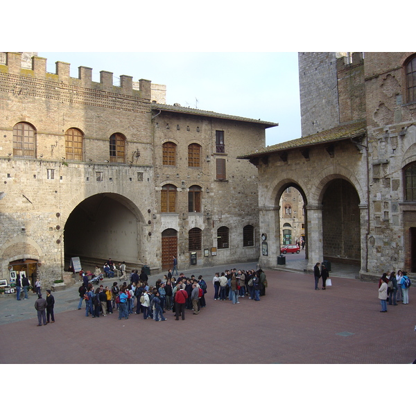 Picture Italy San Gimignano 2004-03 22 - Around San Gimignano