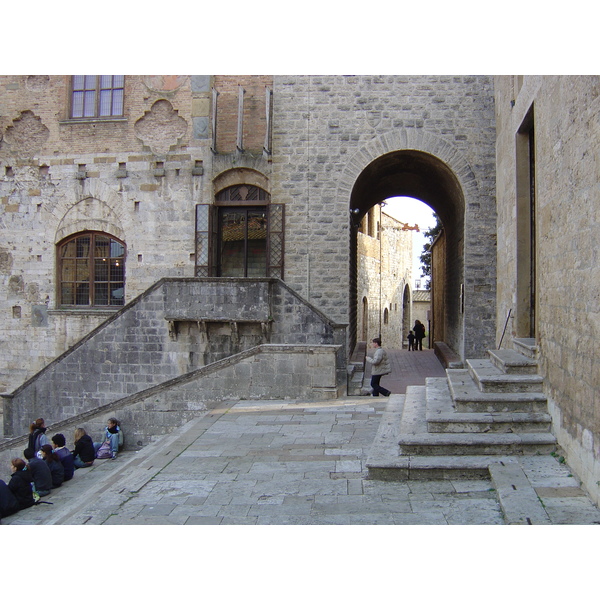 Picture Italy San Gimignano 2004-03 46 - Center San Gimignano