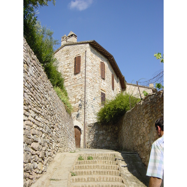 Picture Italy Assisi 2002-07 73 - History Assisi