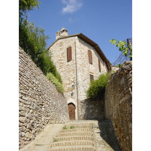 Picture Italy Assisi 2002-07 10 - History Assisi