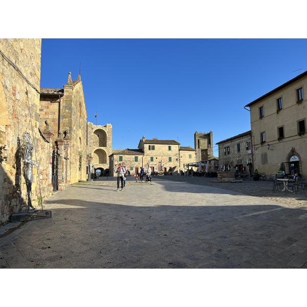 Picture Italy Monteriggioni 2021-09 27 - Center Monteriggioni