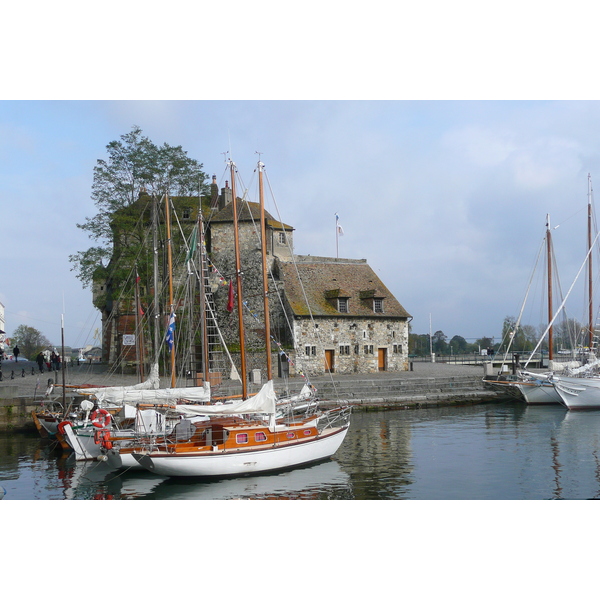 Picture France Honfleur 2008-10 40 - Center Honfleur