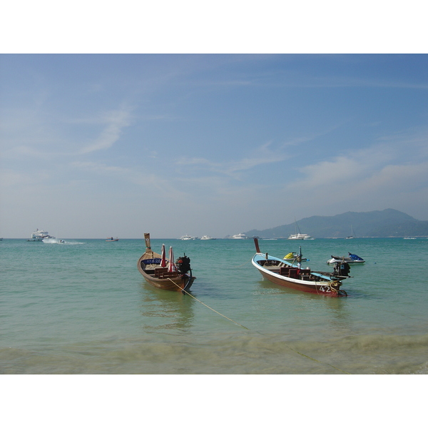 Picture Thailand Phuket Patong Beach 2005-12 57 - Discovery Beach