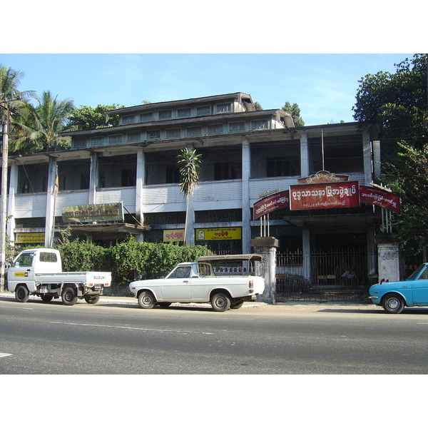 Picture Myanmar Yangon 2005-01 21 - History Yangon