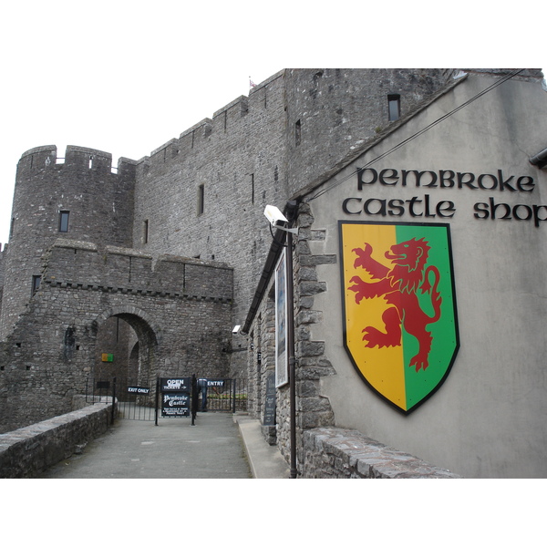 Picture United Kingdom Pembrokeshire Pembroke Castle 2006-05 5 - Recreation Castle