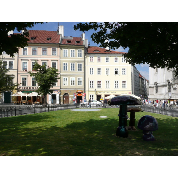 Picture Czech Republic Prague Staromestske namesti 2007-07 41 - Journey Staromestske namesti