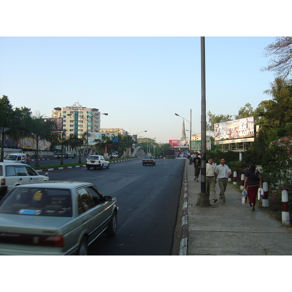 Picture Myanmar Yangon 2005-01 0 - Tours Yangon