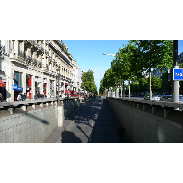 Picture France Paris Champs Elysees 2007-04 28 - History Champs Elysees