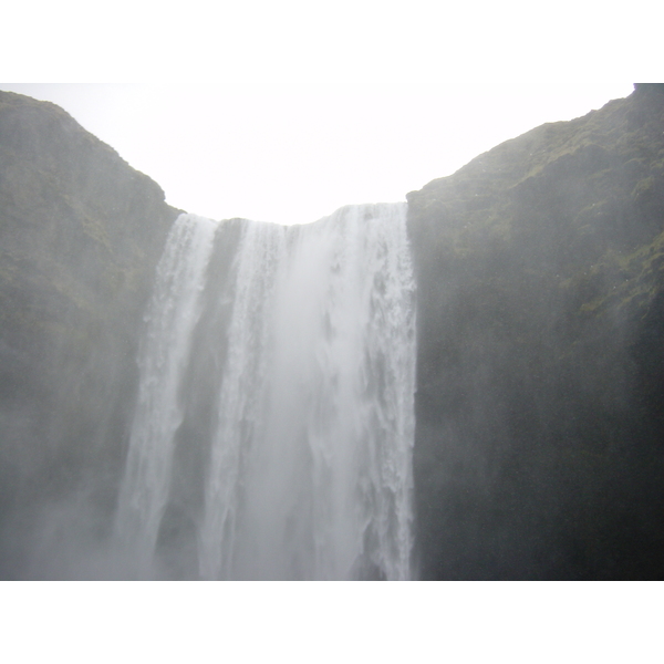 Picture Iceland Skogafoss 2003-03 13 - Recreation Skogafoss