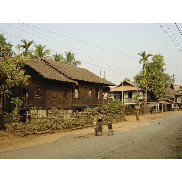 Picture Myanmar Dawei (TAVOY) 2005-01 141 - Recreation Dawei (TAVOY)