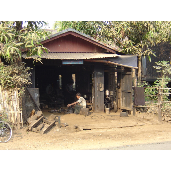 Picture Myanmar Dawei (TAVOY) 2005-01 14 - Recreation Dawei (TAVOY)