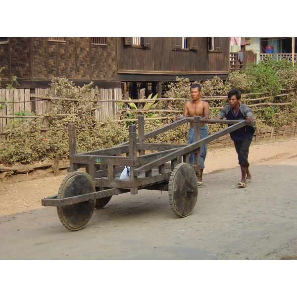 Picture Myanmar Dawei (TAVOY) 2005-01 21 - Tours Dawei (TAVOY)