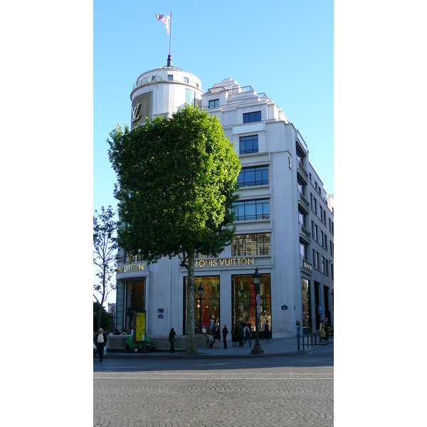 Picture France Paris Champs Elysees 2007-04 30 - History Champs Elysees