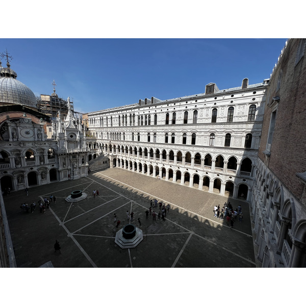 Picture Italy Venice Doge's Palace (Palazzo Ducale) 2022-05 47 - Recreation Doge's Palace (Palazzo Ducale)