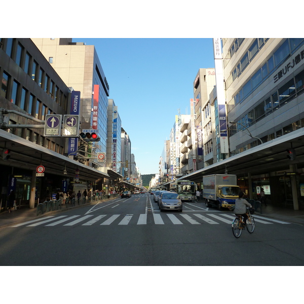 Picture Japan Kyoto Shijo dori 2010-06 22 - Center Shijo dori