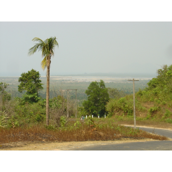 Picture Myanmar Road from Dawei to Maungmagan beach 2005-01 3 - History Road from Dawei to Maungmagan beach