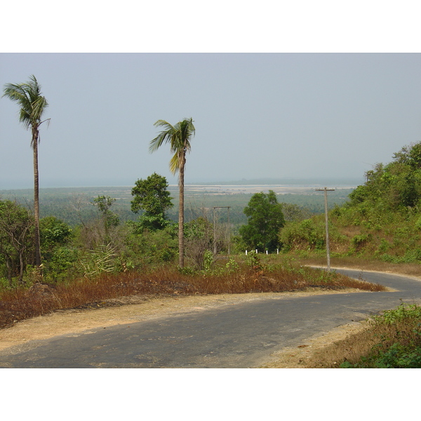 Picture Myanmar Road from Dawei to Maungmagan beach 2005-01 4 - Tours Road from Dawei to Maungmagan beach