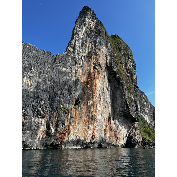 Picture Thailand Ko Phi Phi Ley 2021-12 44 - Center Ko Phi Phi Ley